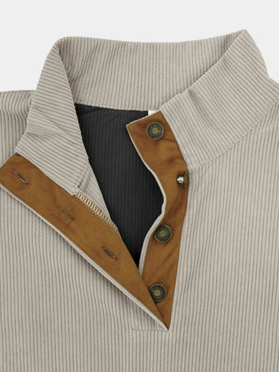 Maglione retrò in velluto a coste con collo alto